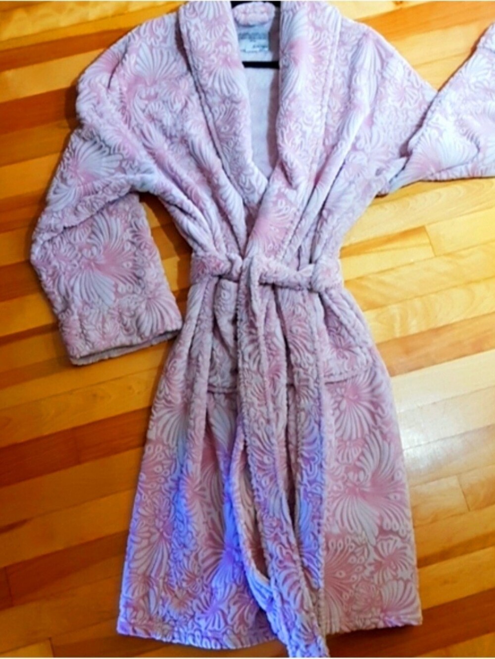 Plush Pink Patterned Bathrobe